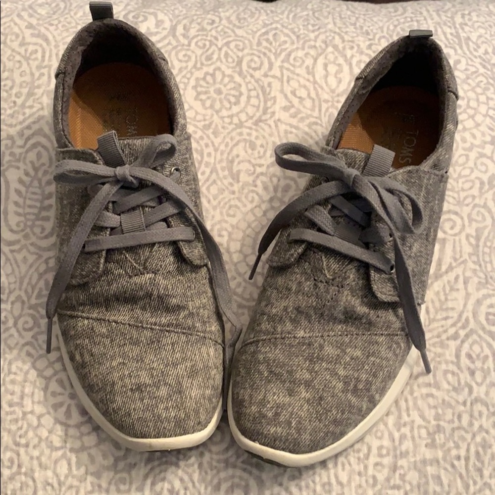 TOMS Womens shoes -grey size 6.5